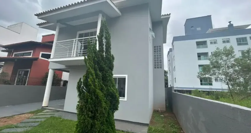 Casa Residencial no Pagani – 165m² Privativos | 5 Quartos com 1 suíte