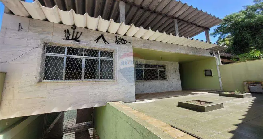 Casa com 4 quartos, à venda no Pechincha , Rio de Janeiro.