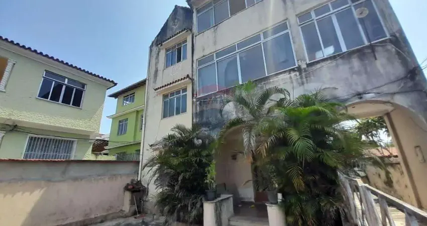 Apartamento tipo casa em Cascadura , 3 quartos, 2 banheiros e 3 quintais!!