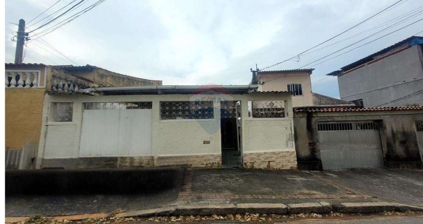 Casa á venda com 2 quartos  com 140² em Honório  Gurgel - Rio de Janeiro