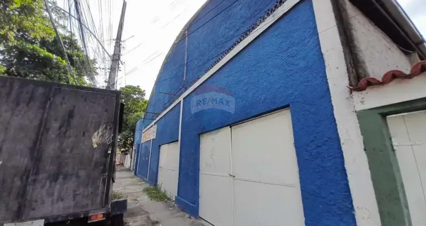Galpão com 987 m² no bairro de Quintino no Rio de Janeiro