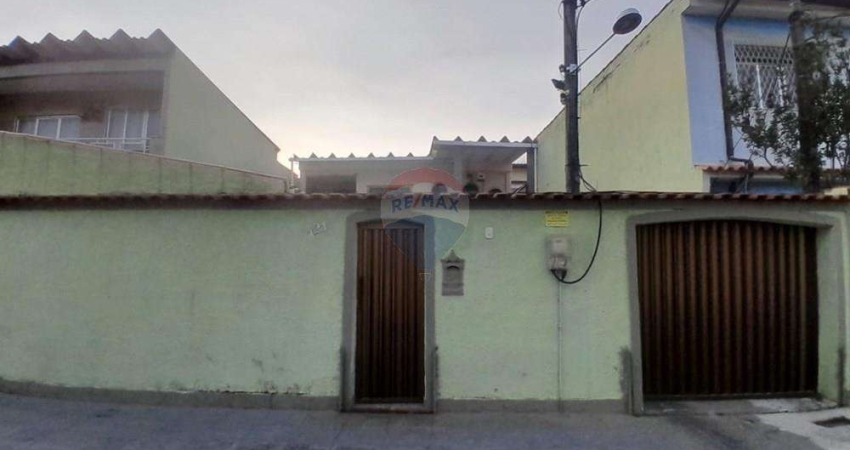 CASA Á VENDA  COM 4 QUARTOS  COM 250 METROS - REALENGO  -RIO DE JANEIRO