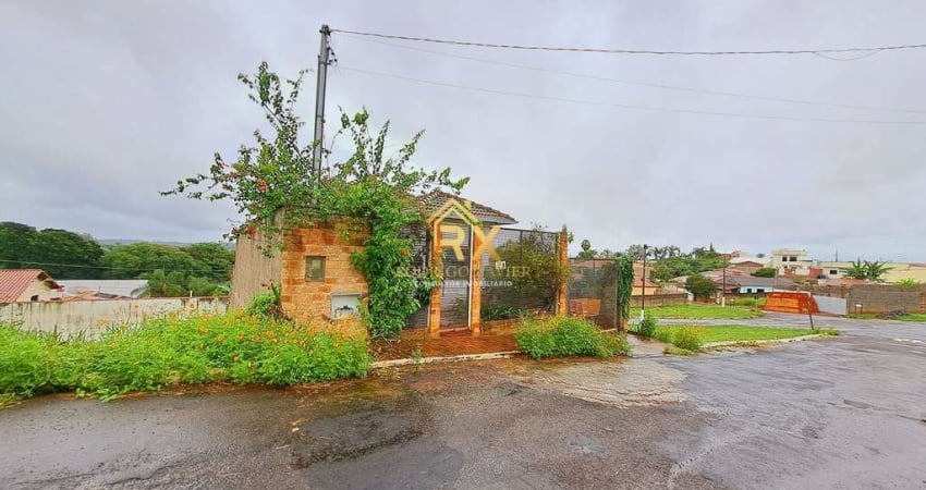 Casa Padrão em Fama com vista para o Lago