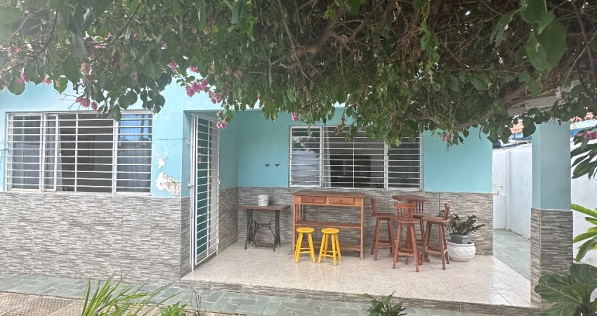 Casa Pau Amarelo, Ampla com 264m² – 3 Quartos, Escritório, Terraço e Garagem para 3 Carros!