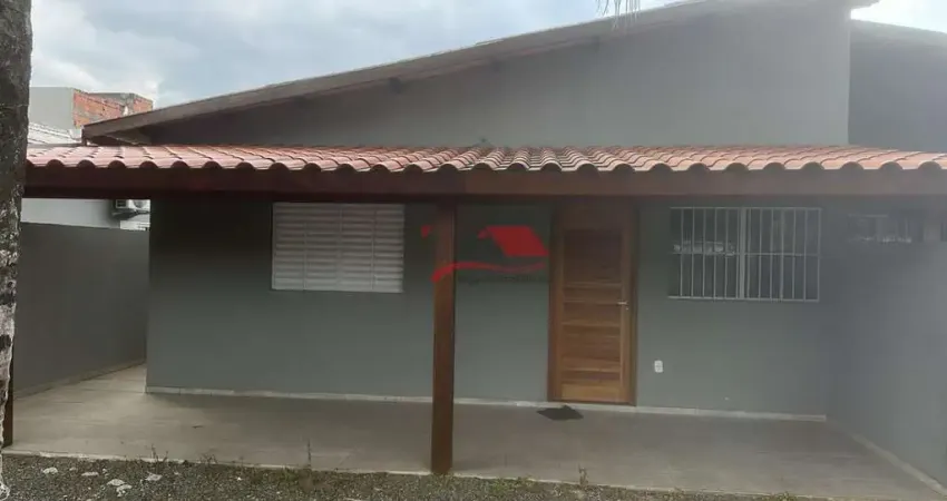 Casa de Condomínio em Perequê Mirim  -  Caraguatatuba