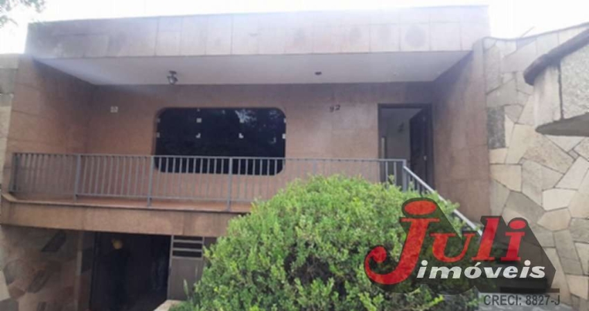 CASA AMPLA 3 DORM 1 SUITE 8 VAGAS
