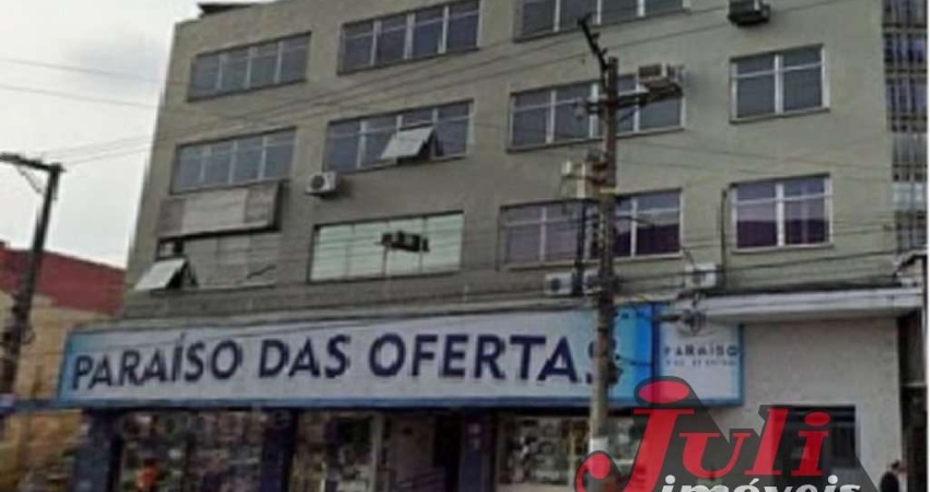 SALA COMERCIAL AMPLA COM ARMÁRIOS 1 WC