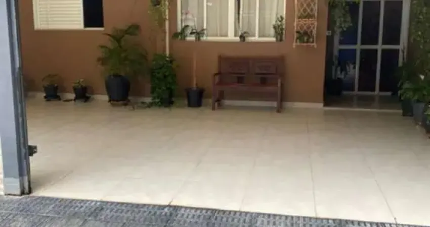 CASA TÉRREA REFORMADA AMPLA  AREJADA 3 DORMITÓRIOS SENO 1 SUÍTE 3 VAGAS JORDANÓPOLIS SBC