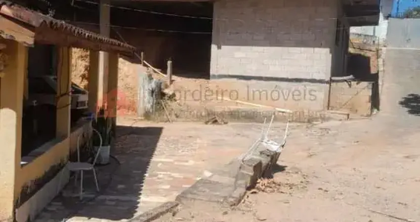 Casa para Venda em Serra Negra, Alto das Palmeiras, 5 dormitórios, 2 banheiros