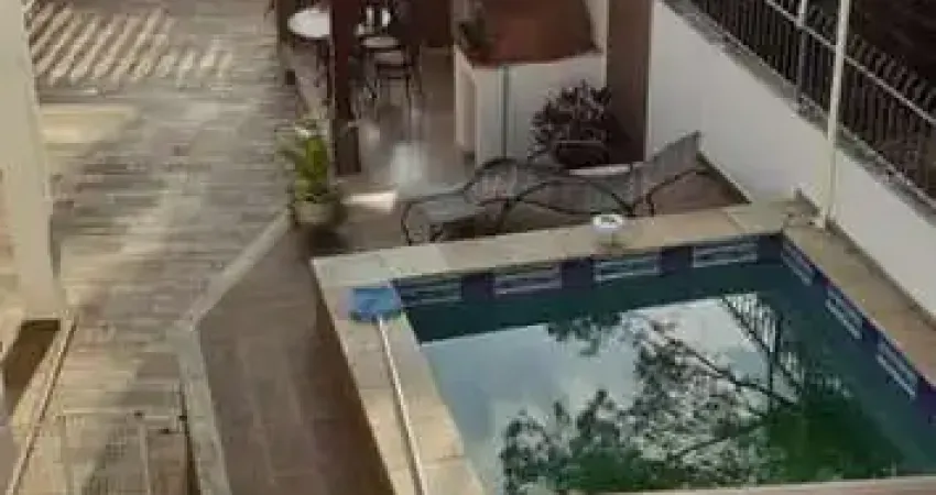 Casa para Venda em Serra Negra, Centro, 3 dormitórios, 2 suítes, 1 banheiro, 2 vagas