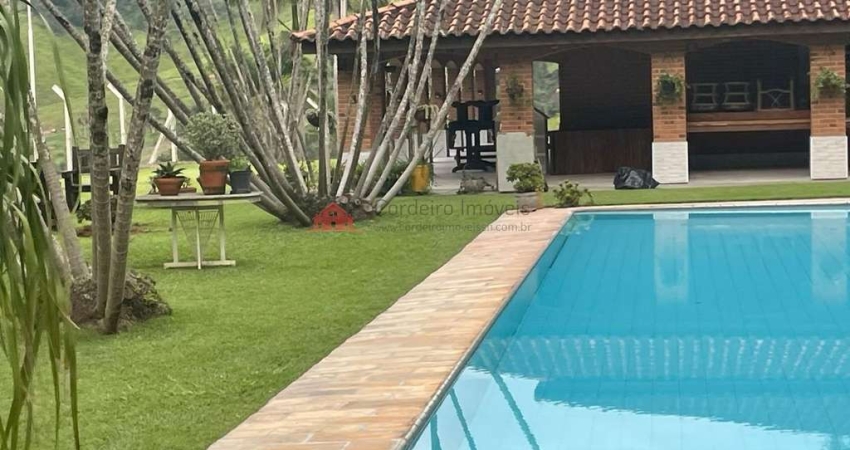 Sítio para Venda em Amparo, Jardim das Aves, 5 dormitórios, 3 banheiros
