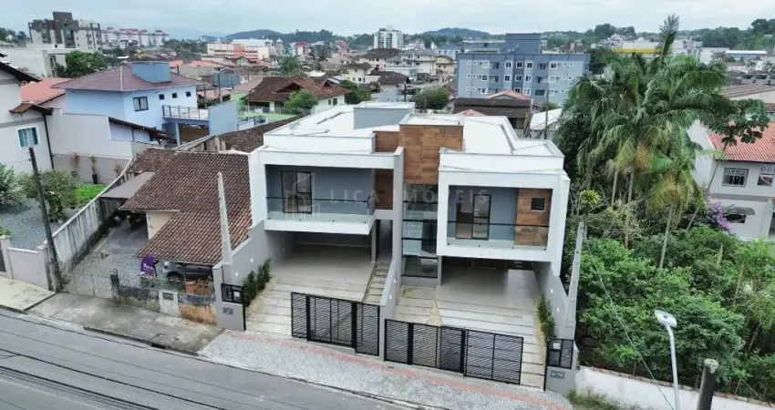 Casa em condomínio fechado com 3 quartos à venda na Rua Princesa Mafalda, 474, Floresta, Joinville