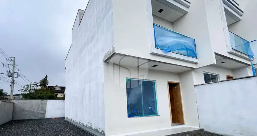 Sobrado geminado de esquina | 2 suítes e 2 vagas – guanabara joinville