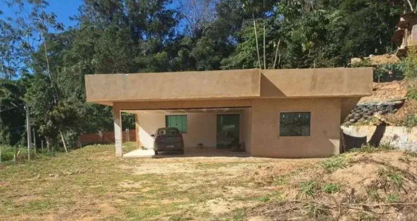 Casa em construção com estrutura completa e fino acabamento