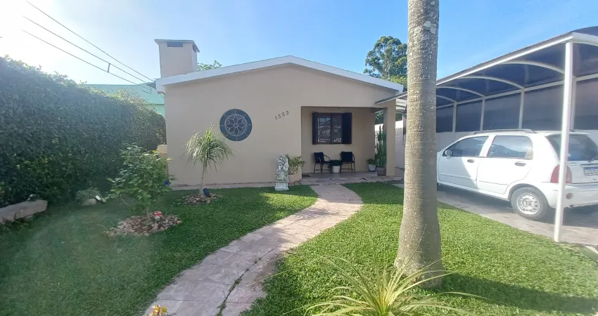 Maravilhosa casa à venda na avenida narciso silva - capão do leão, com excelente  área de lazer com piscina e amplo pátio