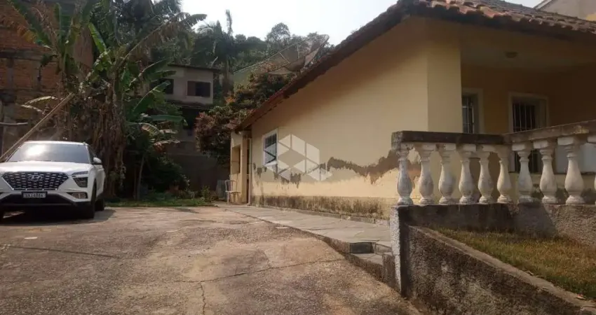 Casa para Venda em Itapecerica da Serra / SP no bairro Chácara Guarapiranga