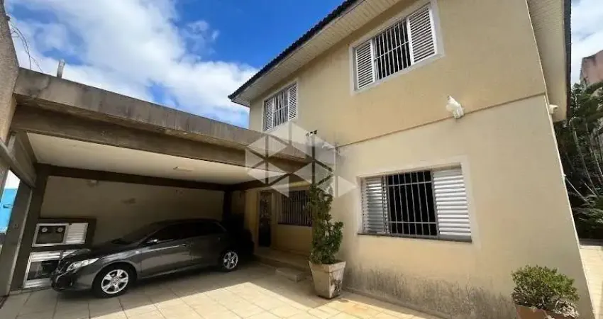 Sobrado á venda no Jd São Luís, 5 Dorm, quintal e churrasqueira com edícula