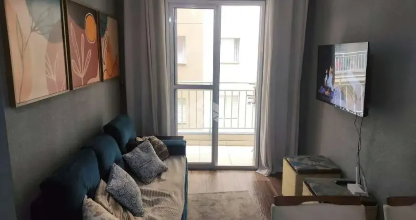 Apartamento de 2 dorms, sacada, 1 vaga de garagem coberta
