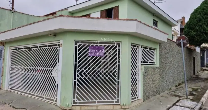 Sobrado Amplo a Venda na Vila Rio Branco – 3 Dorms, Quintal com Churrasqueira e 3 Vagas!