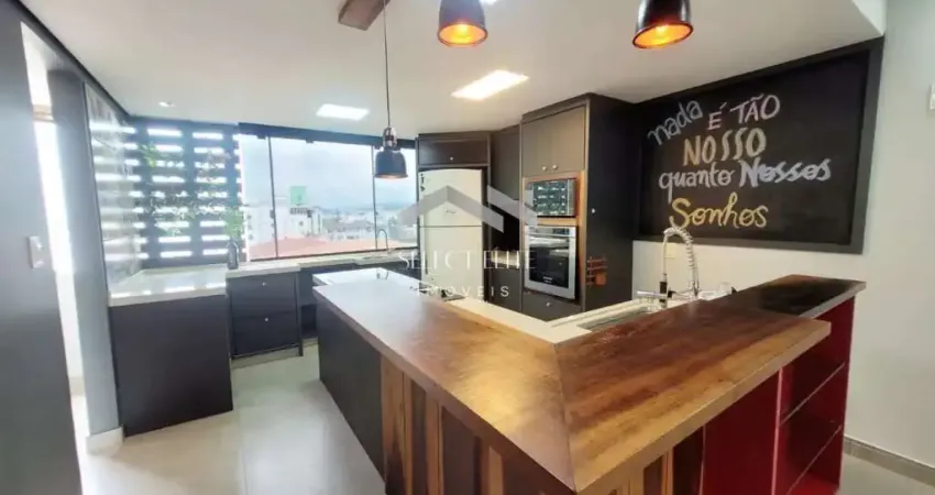 Um refúgio com vista para a baía sul — onde qualidade de vida se encontra com elegância! - AP182