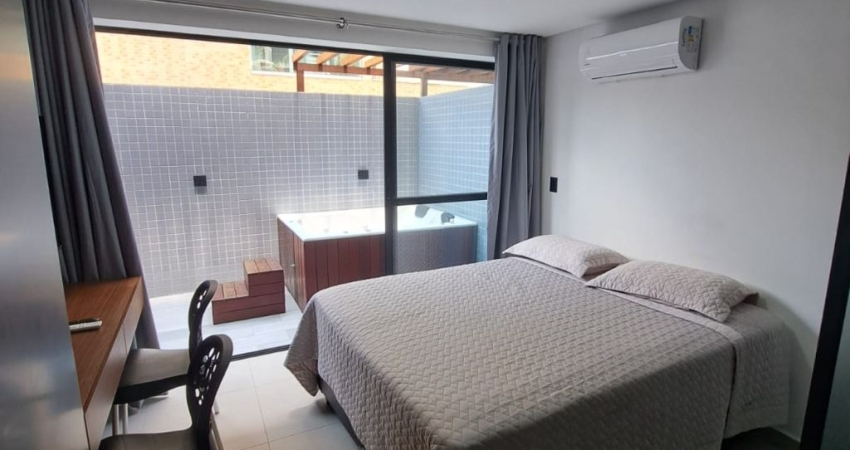 Lindo flat na beira-mar com Jacuzzi e mobiliado