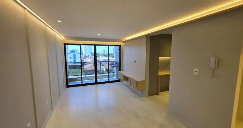 Oportunidade: lindo apartamento de 02 quartos, nascente, móveis planejados com varanda goumert