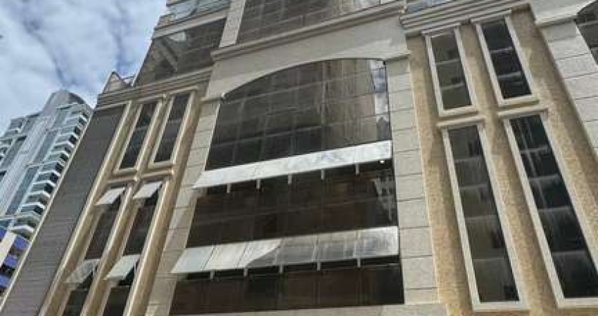 Apartamento com 3 dormitórios à venda sendo 3 suítes, 122 m  por - R  2.198.000,00 - Meia Praia - It