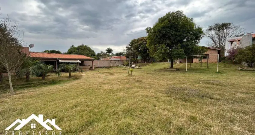 Linda Chácara no Condomínio Manacá no Bairro Parronchi em Limeira-SP