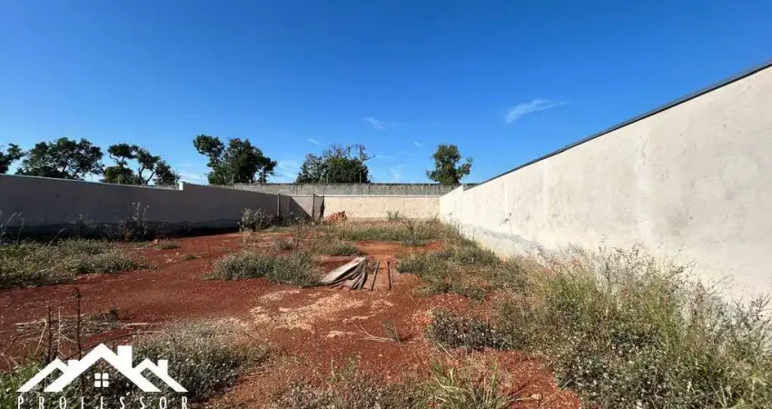 Terreno murado no Condomínio Florisa II em Limeira-SP