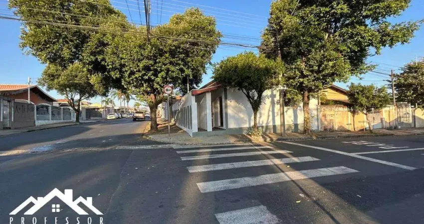 Casa de esquina  rua Bahia com Maranhão Bairro Vila Cristóvam em Limeira-SP