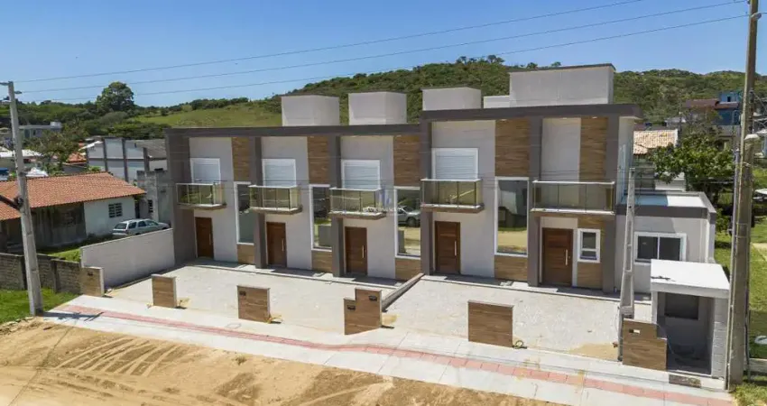 Casa com 2 quartos à venda na Rua Antolino Estevão Martins, 124, Ribanceira, Imbituba