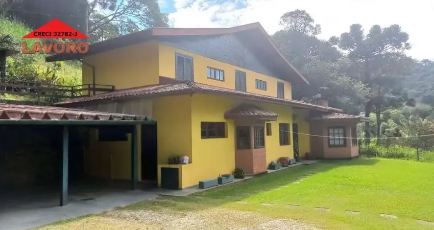 Sobrado 3 dormitórios à venda, 300 m², Barreiro, Santo Antônio do Pinhal/SP,  terreno 2160 m², espaço gourmet c/ churrasqueira, 6 vagas, à 2 km centro