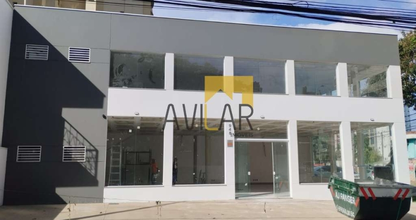 Barracão comercial de alto padrão para locação no Centro de Campinas-SP: 2 salas, 4 banheiros, 12 vagas, 320m².