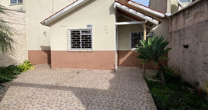 LINDA CASA SEMI MOBILIADA EM CURITIBA! OPORTUNIDADE ÚNICA PARA VOCÊ QUE BUSCA COMODIDADE
