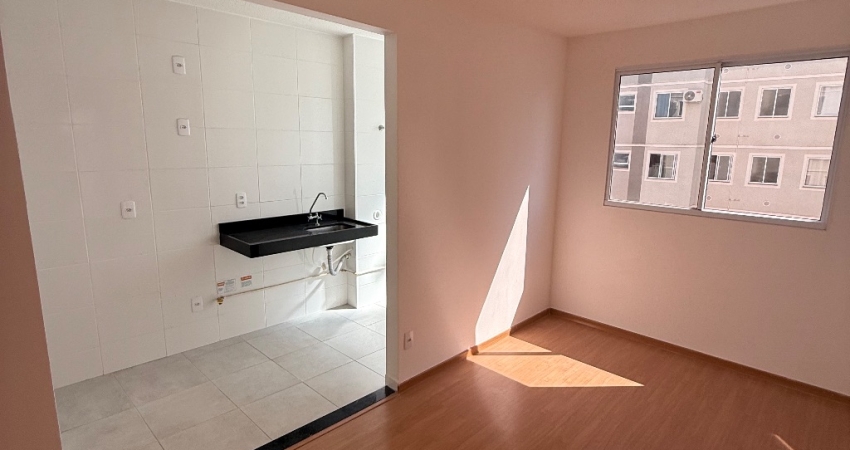 Apartamento com 2 quartos, elevador.