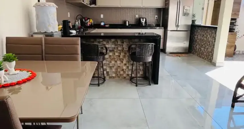 Casa no residencial júlio campos, 300 metros do posto papito, atrás do mercado são joão.