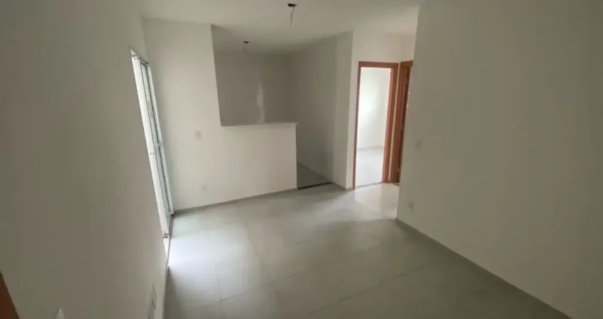 Locação de apartamentos térreo 2 quartos com quintal. próximo ao assai atacadista.