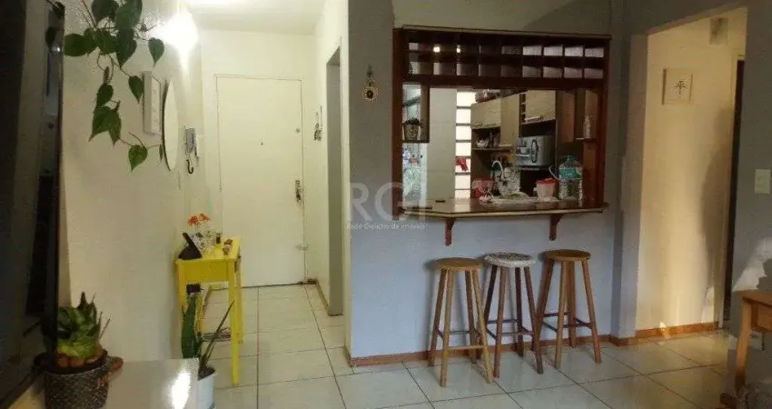 Apartamento de 02 dormitórios e vaga, na Antonio de Carvalho, no bairro Jardim C