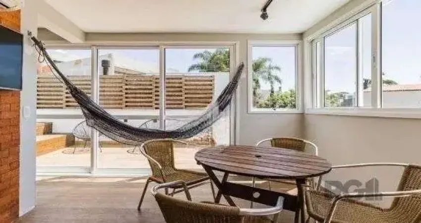 Casa em condomínio de 3 dormitórios e 2 vagas no bairro Chácara das Pedras