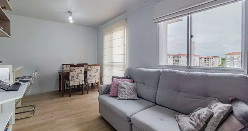 Apartamento com 2 dormitórios e 1 vaga de garagem escriturada no Bairro Humaitá