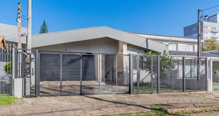 Casa com 3 dormitórios e 4 vagas no Bairro Jardim Lindóia