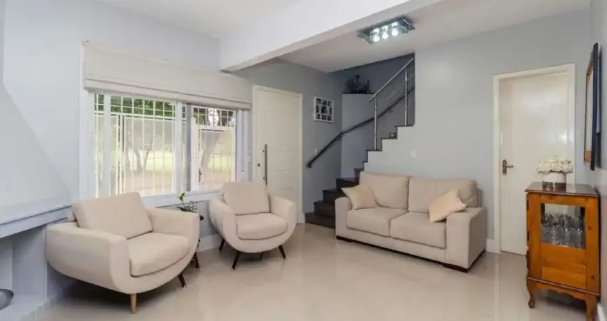 Casa com 3 quartos à venda na Rua das Caravelas, 88, Vila Ipiranga, Porto Alegre