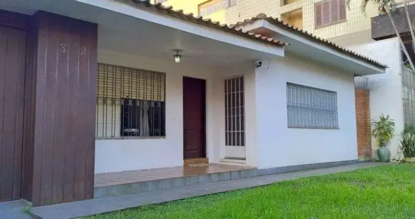 Casa com 4 quartos e 4 vagas de garagem no Bairro Jardim Lindóia