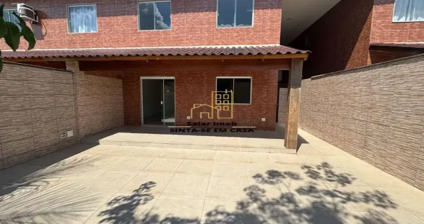 Casa Duplex com 03 Quartos de Condomínio em Resende Rj
