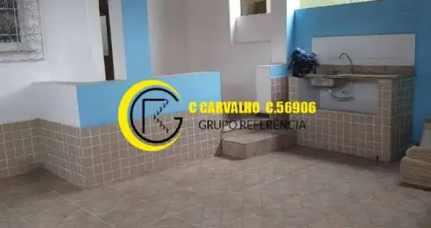 Casa  Braz de Pina locação frente de rua com garagem