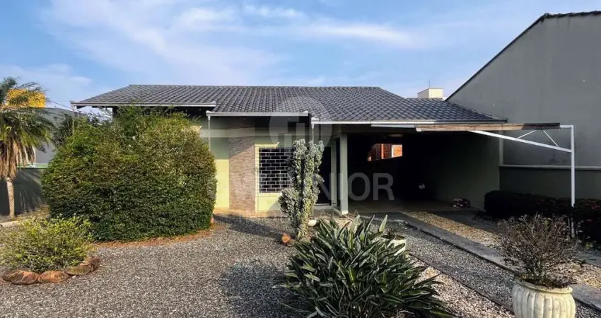 Casa com 3 quartos à venda na Rua Treze de Maio, 137, Iririú, Joinville