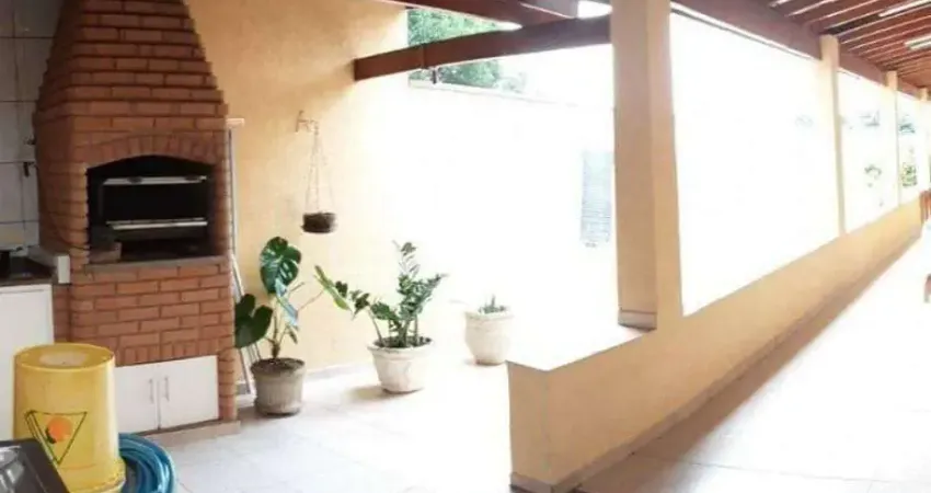 Casa com 3 dormitórios, sendo 1 suíte,  à venda, 218 m² por R$ 670.000 - Cidade Jardim II - America
