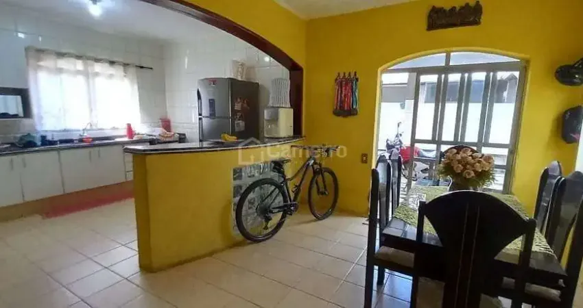 Casa com 3 dormitórios, sendo 1 suíte,  à venda, 276 m² por R$ 500.000 - Jardim Europa I - Santa Bá