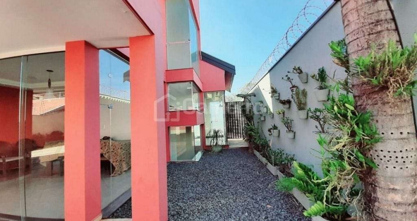 Casa com 4 dormitórios à venda, 280 m² por R$ 1.200.000,00 - Parque Novo Mundo - Americana/SP