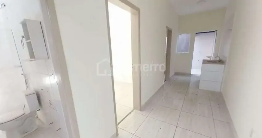 Casa com 2 dormitórios para alugar, 52 m² por R$ 950,00/mês - Vila Mathiesen - Americana/SP